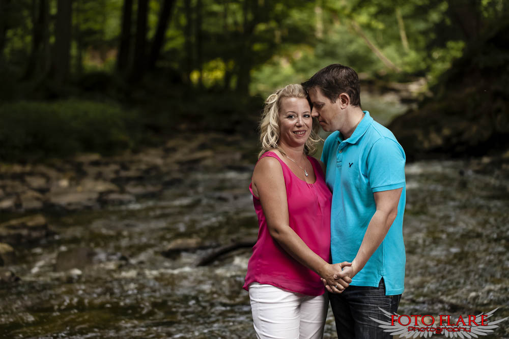 Couple portraits on the Bruce trail in Hamilton