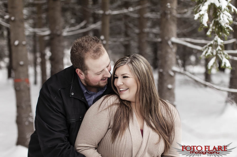 Snowy engagement photos